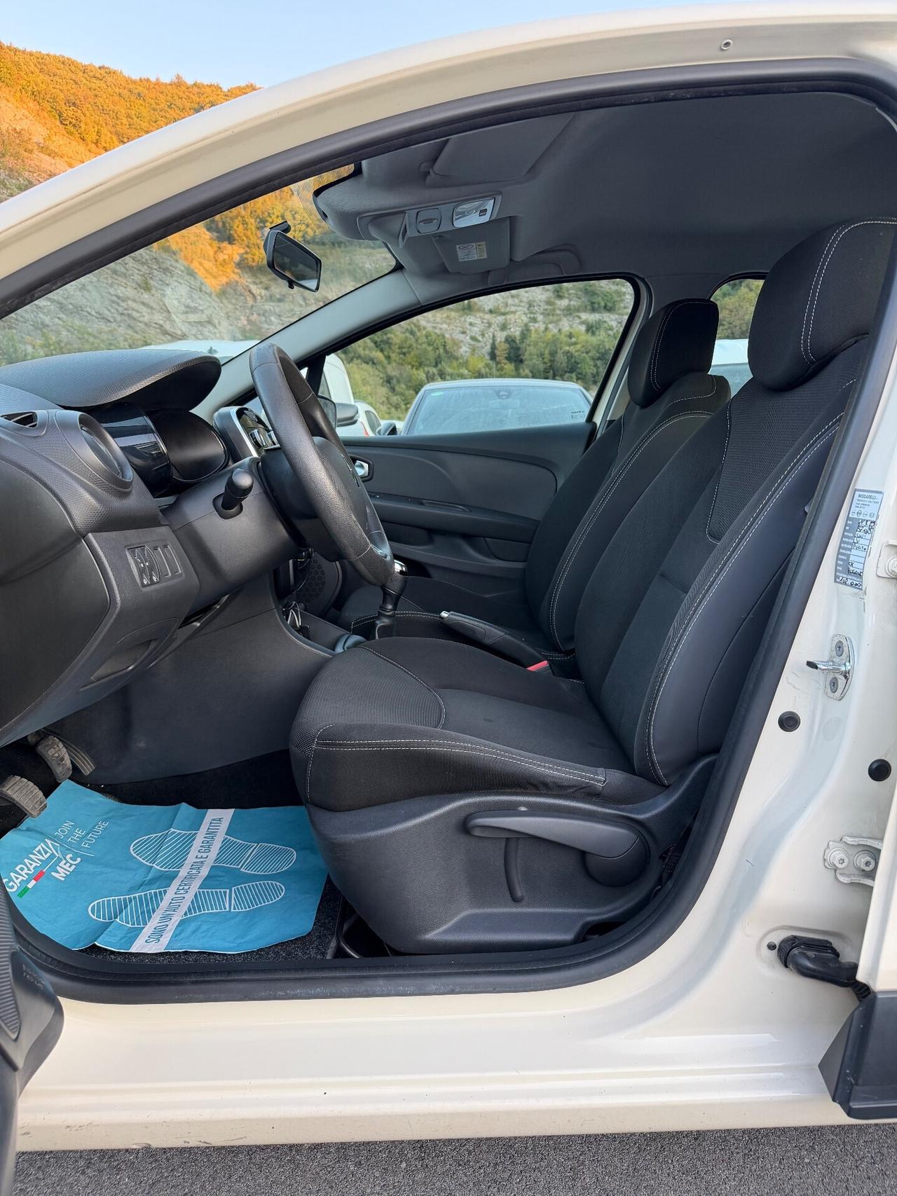 Renault Clio 1.2 75CV 5 porte / EURO 6 NEOPATENTATI