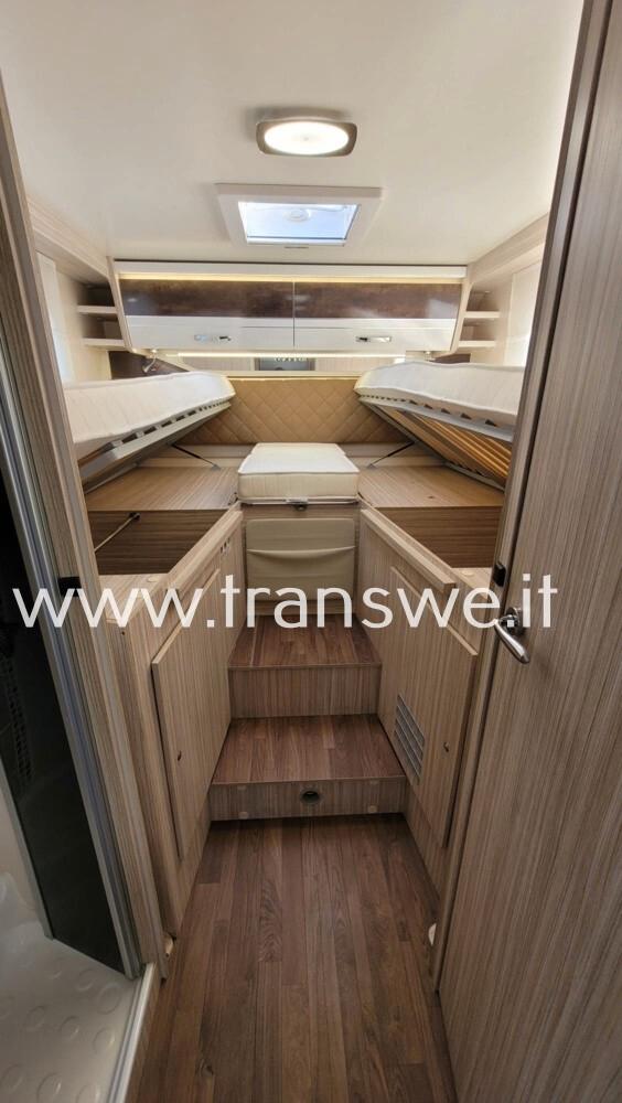 Elnagh T-Loft 532 con letti gemelli e dinette face to