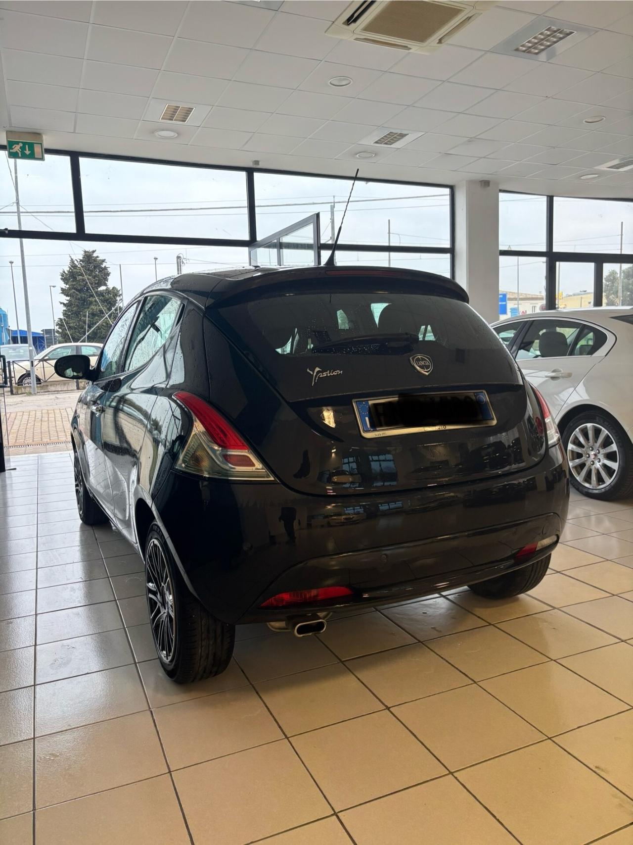 Lancia Ypsilon 1.2 69 CV 5 porte Platinum