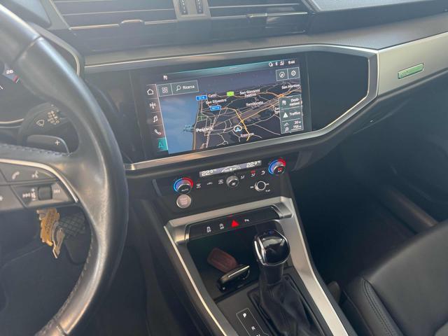 AUDI Q3 35 TDI S tronic Business