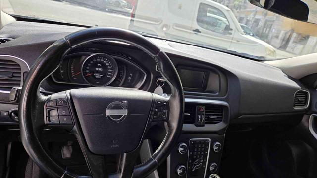 VOLVO V40 Cross Country D2 1.6 Momentum