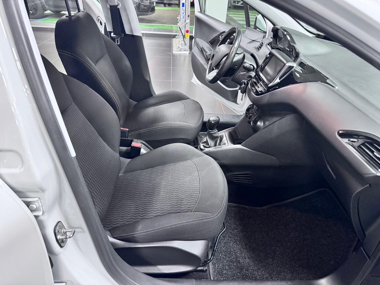 Peugeot 208 PureTech 82 3 porte Allure