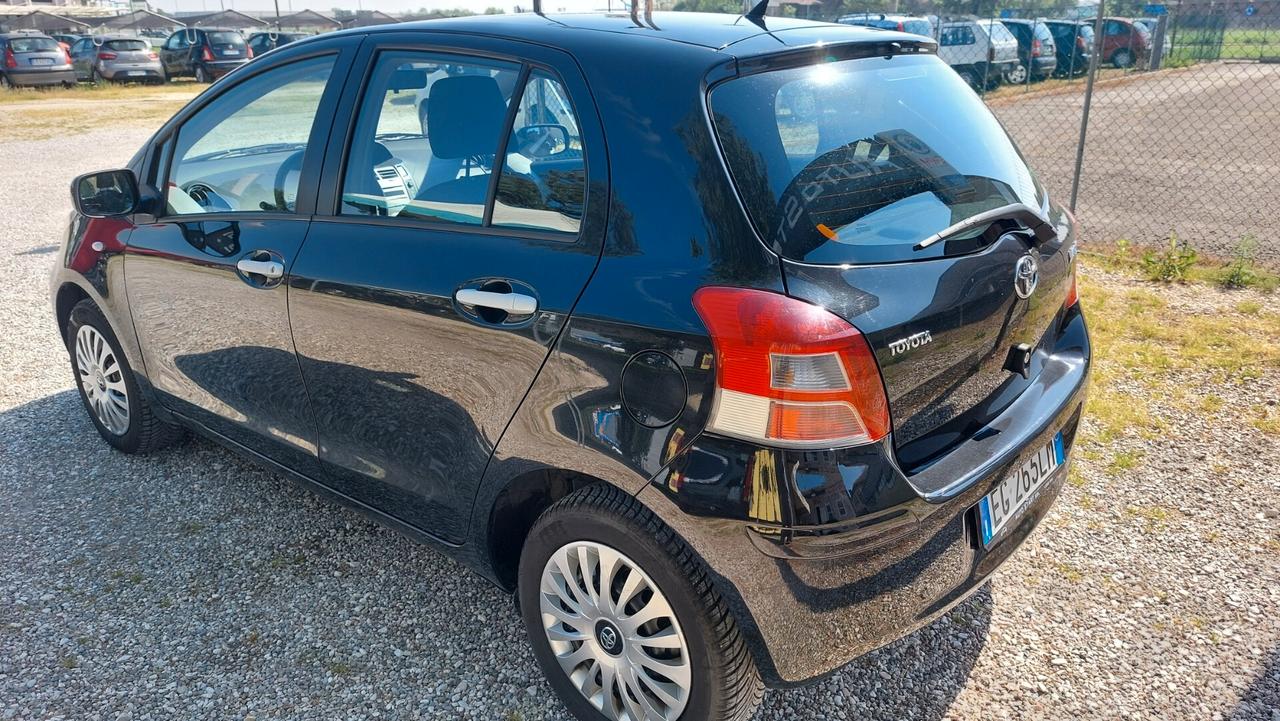 Toyota Yaris 1.0 5 porte Sol