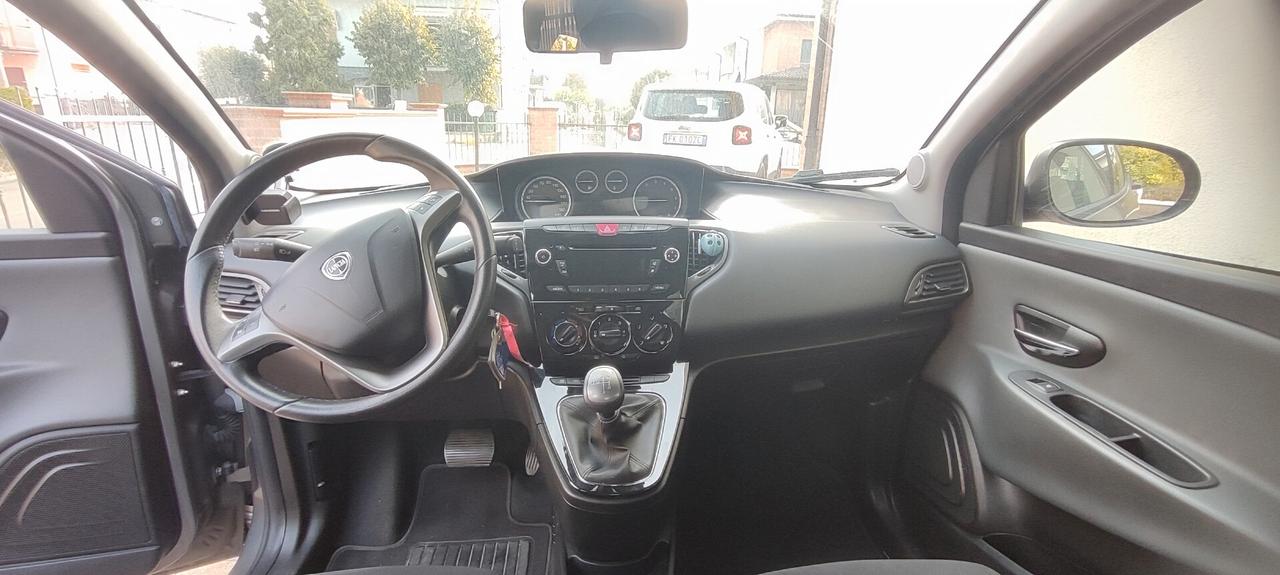 Lancia Ypsilon 0.9 TwinAir 85 CV 5 porte S&S DFN Gold