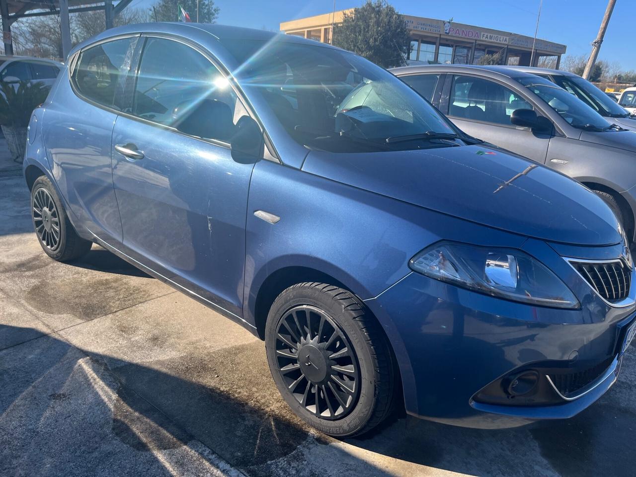 Lancia Ypsilon 1.0 FireFly 5 porte S&S Hybrid Gold Plus