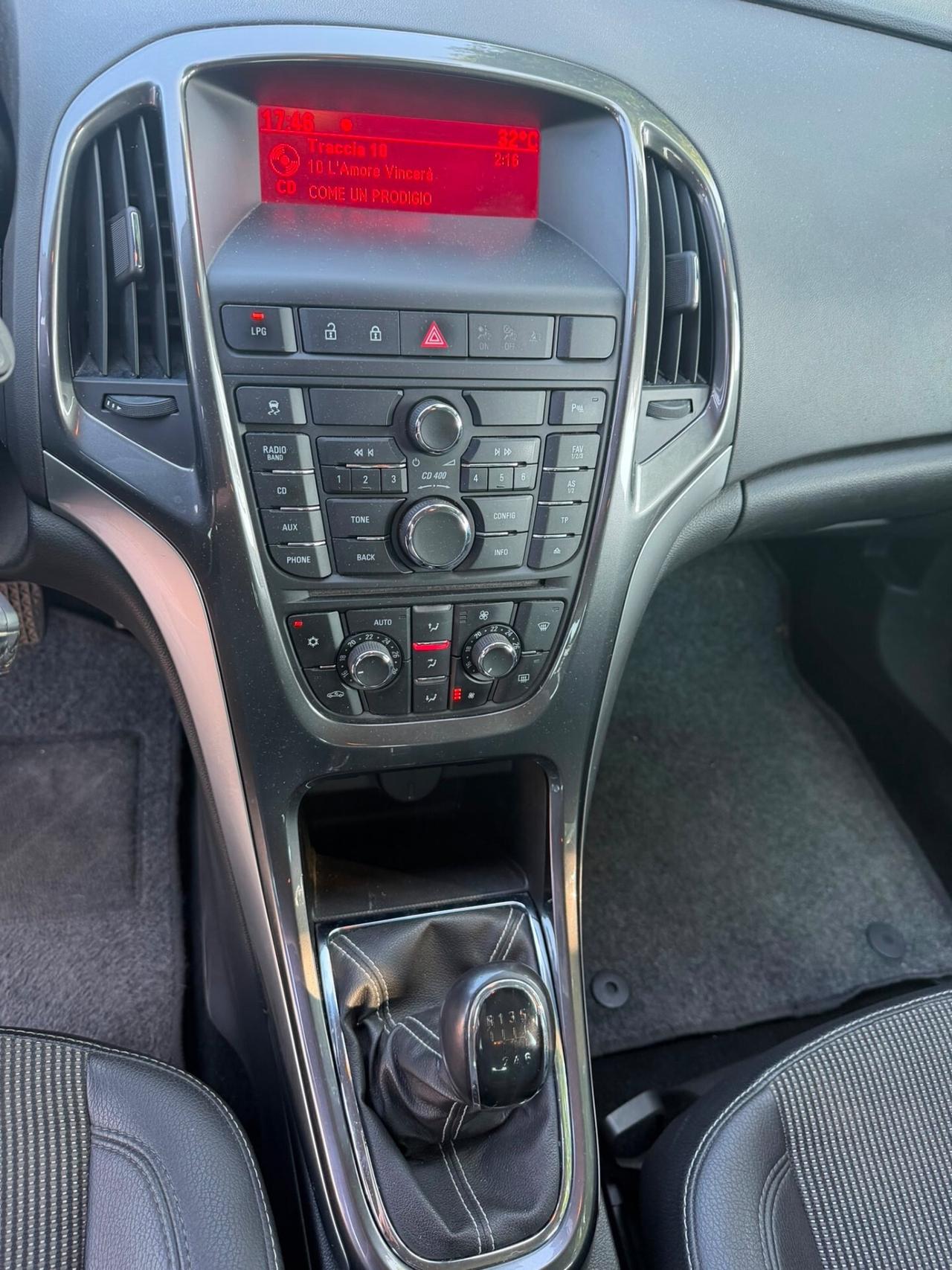 Opel Astra 1.4 Turbo 140CV Sports Tourer GPL Tech Cosmo