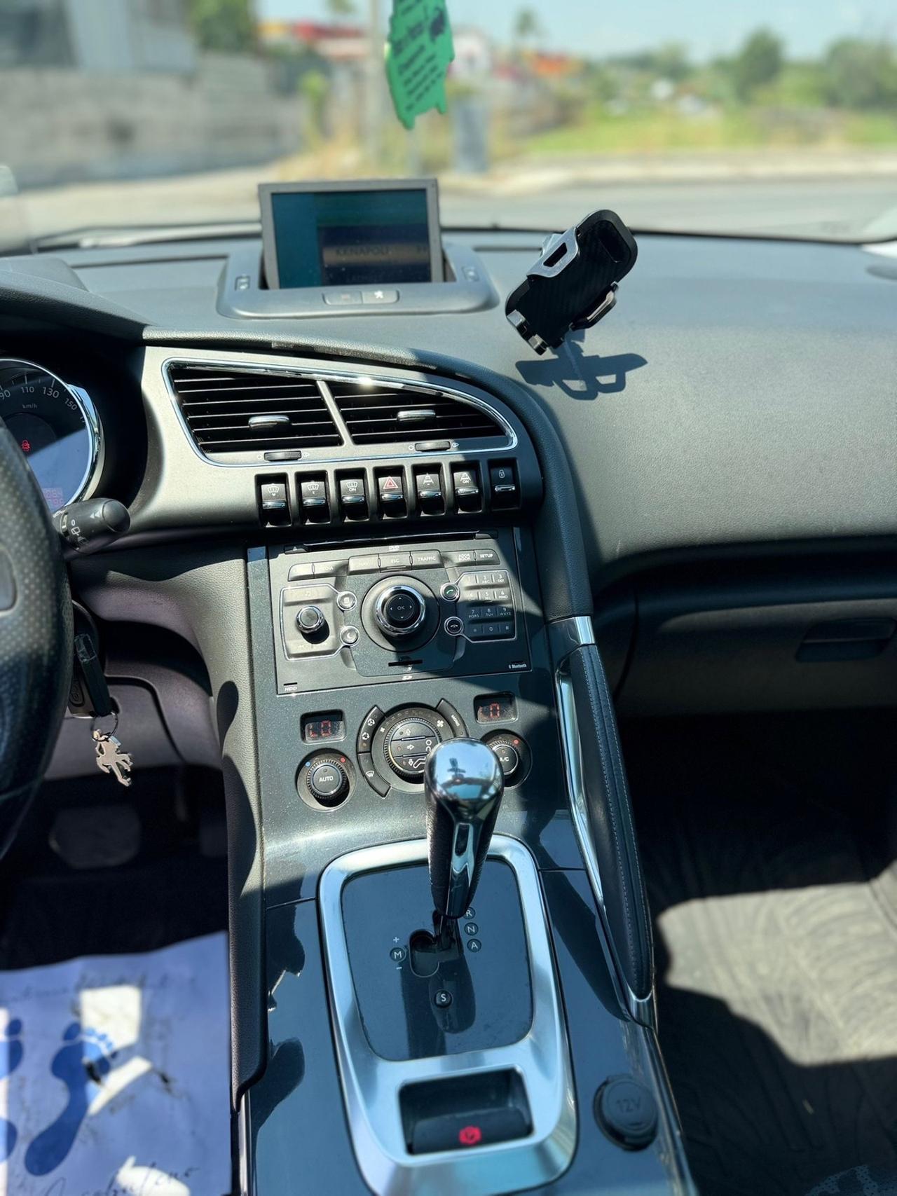 Peugeot 3008 1.6 e-HDi 112CV cambio robotizzato S.&S. Premium