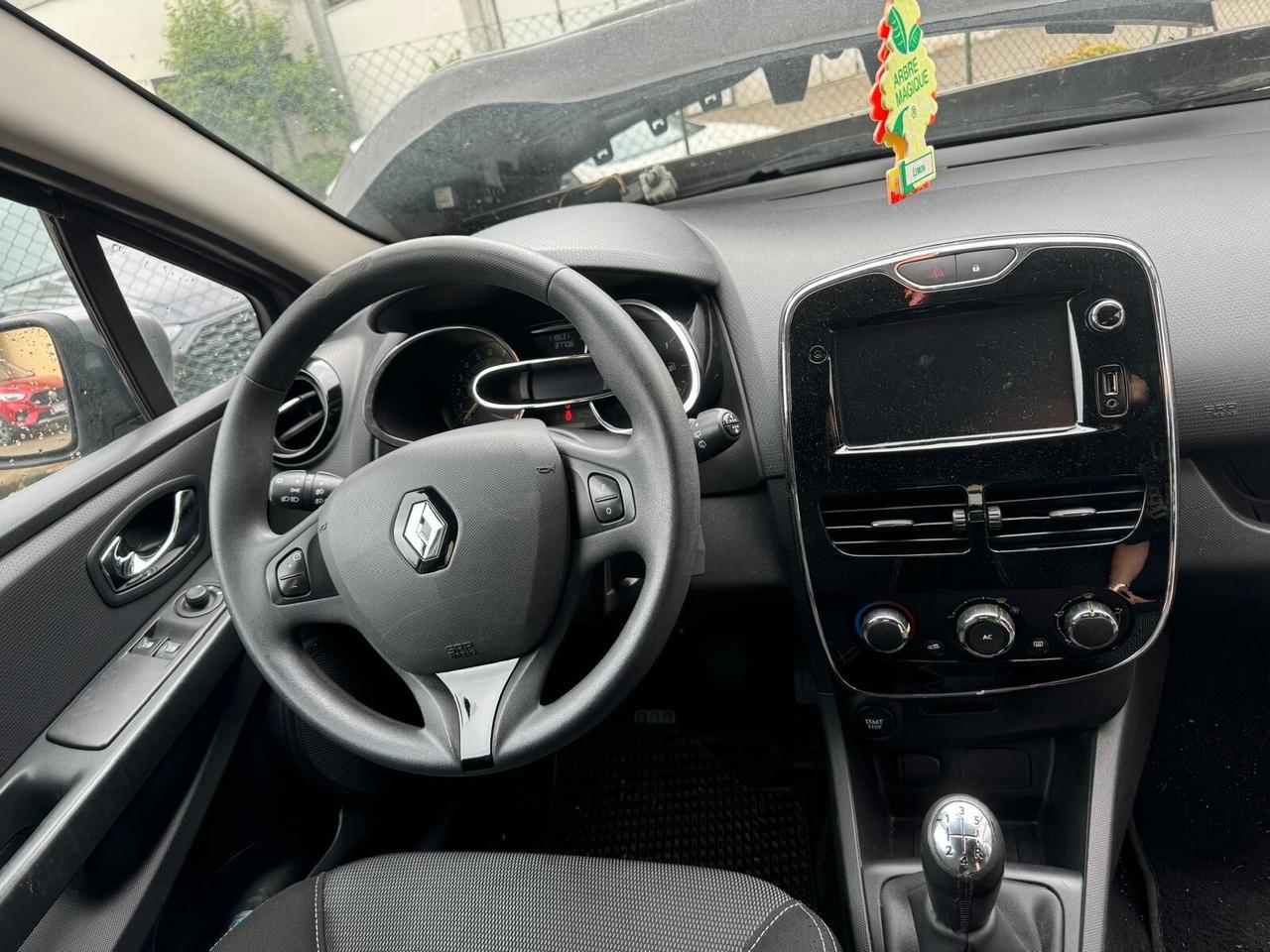 Renault Clio 1.2 75CV 5 porte Live Interni Perfetti – Auto Incidentata