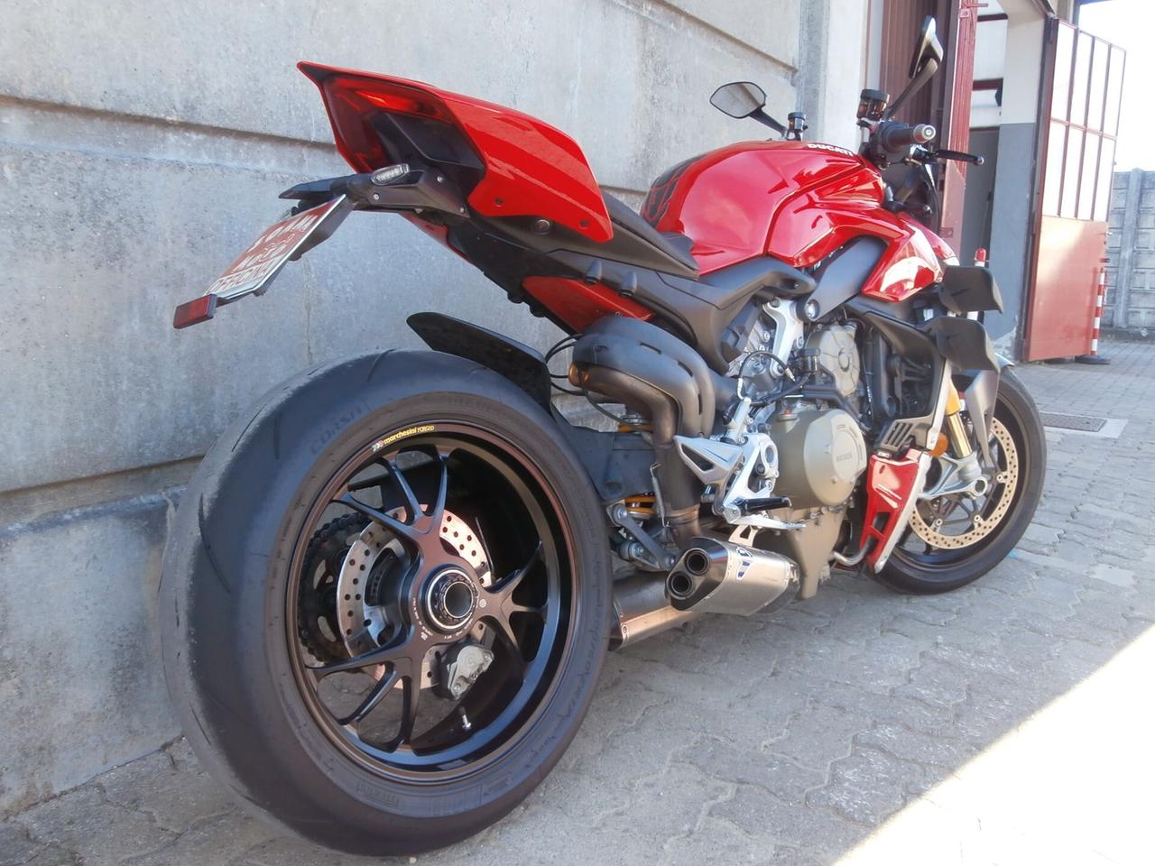 Ducati Streetfighter V4 1100 S (2020) passaggio incluso