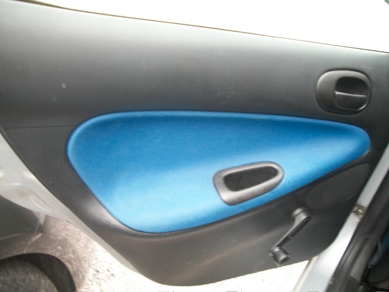 Peugeot 206 MODELLO PIU,, CC 1360 BENZINA EURO 05 SI NUOVI PATENTATI KM 119443 GARANZIA UN ANNO