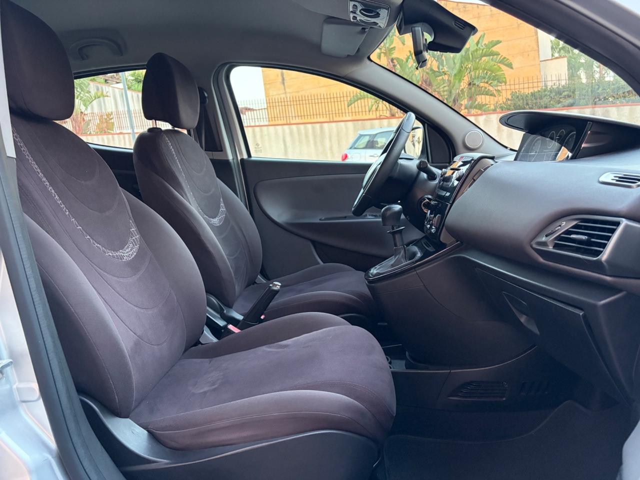 Lancia Ypsilon 1.2 Benz ideale per neopatentati