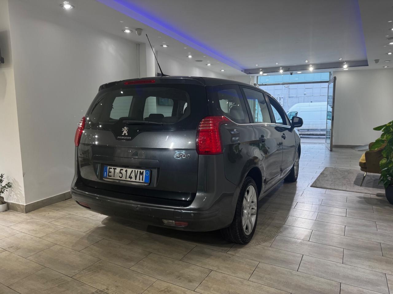 Peugeot 5008 1.6 HDi 110CV Féline 7 Posti