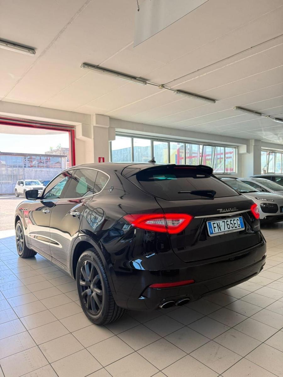 MASERATI - Levante - V6 Diesel 275 CV AWD Nerissimo