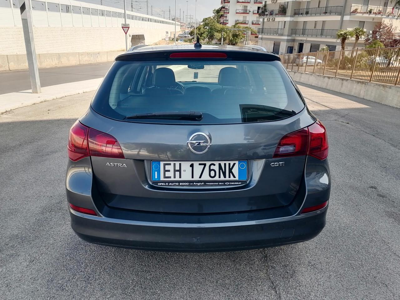 Opel Astra 1.7 CDTI 110CV COSMO 2011