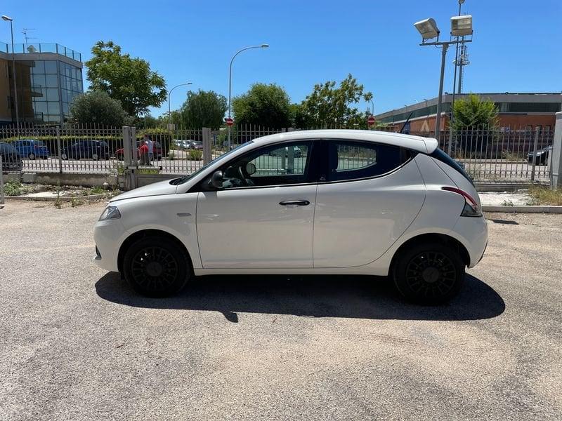 Lancia Ypsilon 1.2 69 CV 5 porte GPL Ecochic Silver