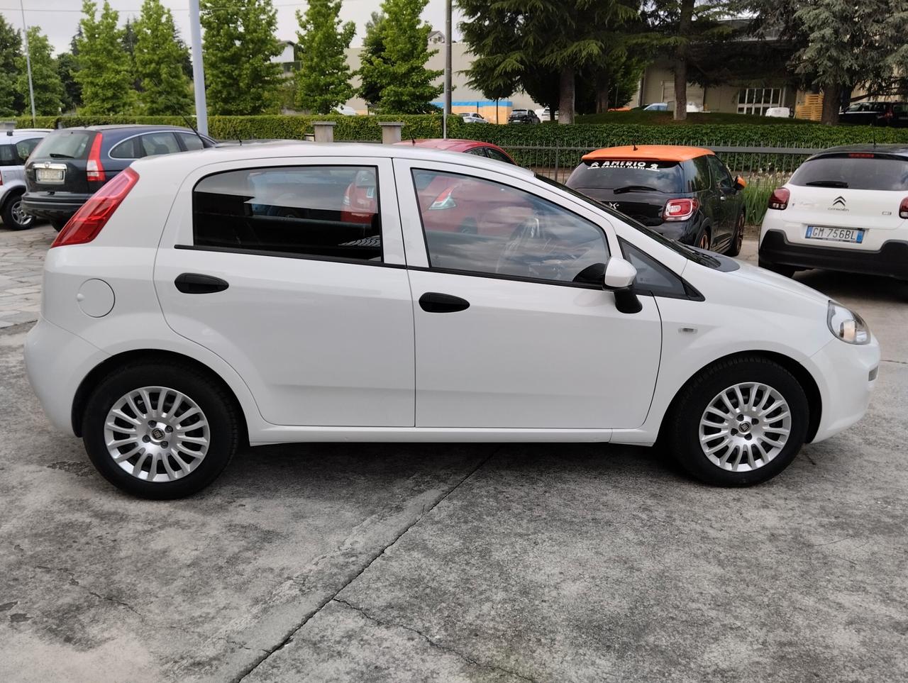 Fiat Punto 1.3 MJT II S&S 95 CV 5P STREET - " KM. 37.392"