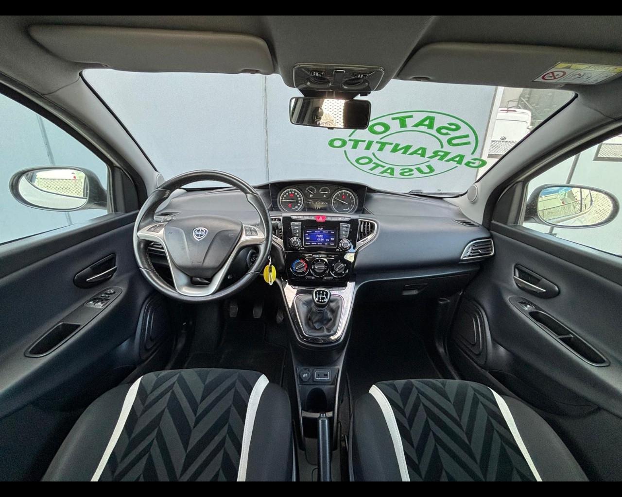 LANCIA Ypsilon III 2015 - Ypsilon 1.2 Silver 69cv