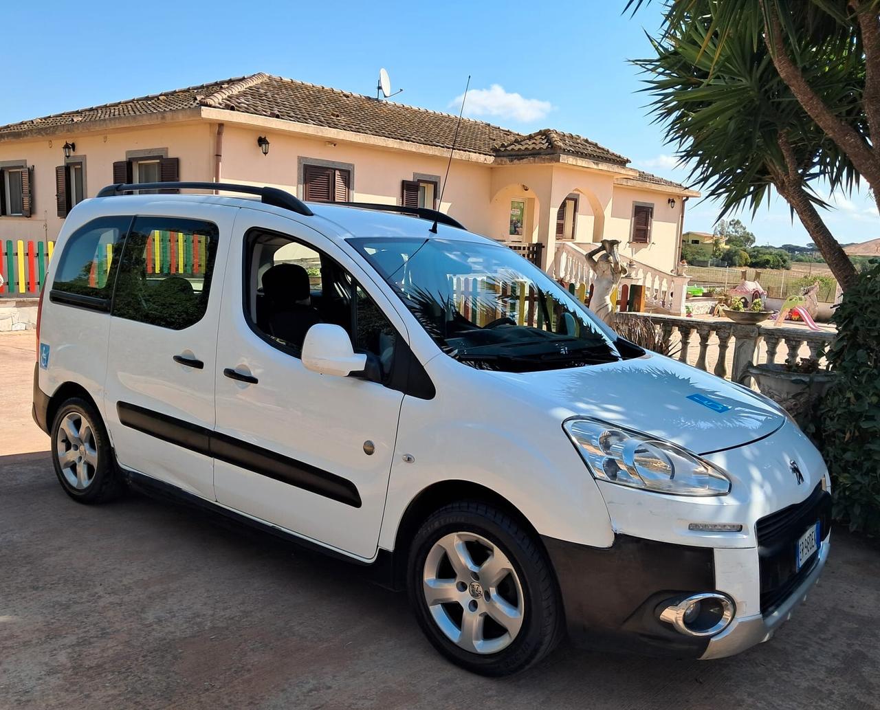 PEUGEOT PARTNER TRASPORTO DISABILI PIANALE RIBASSATO