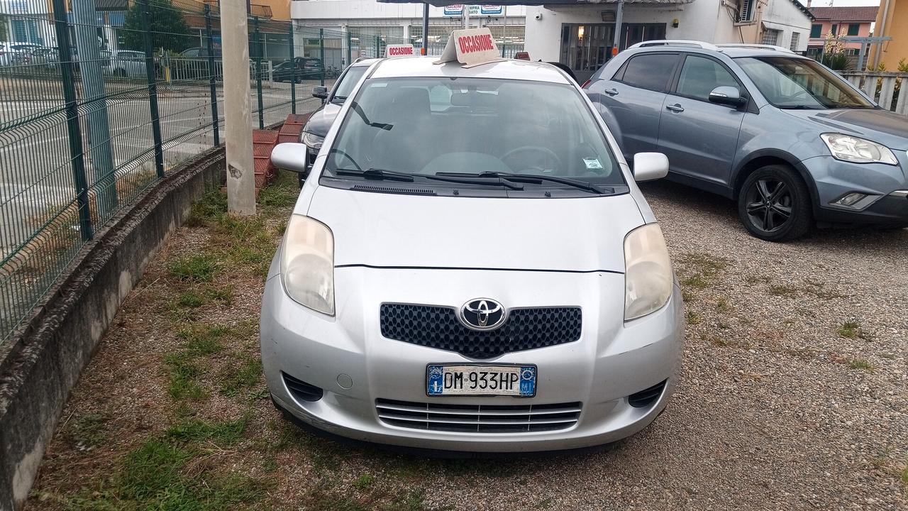 Toyota Yaris 1.0 5 porte Sol