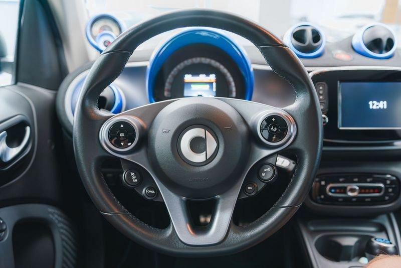 smart fortwo EQ FORTWO CABRIO BRABUS