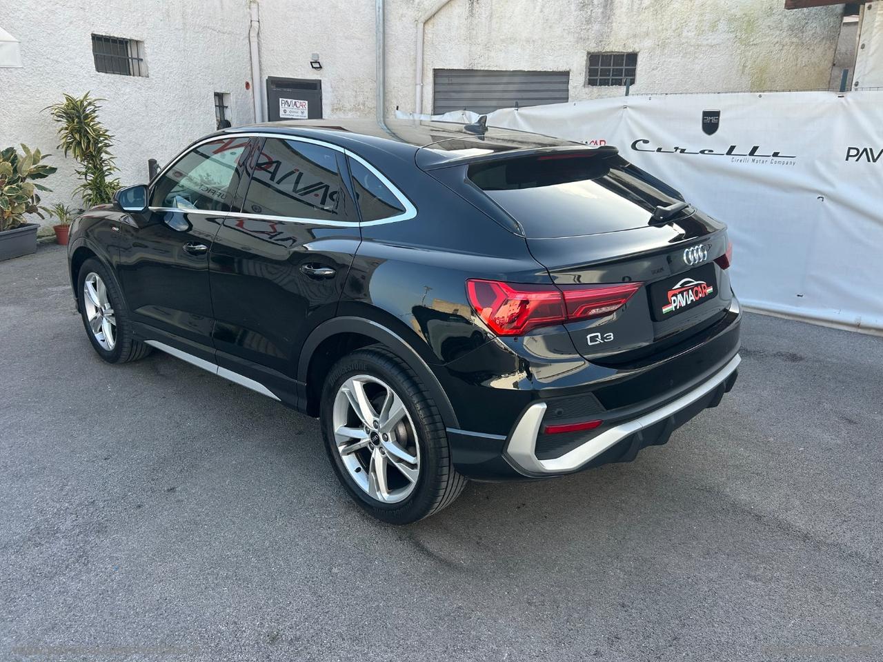 AUDI Q3 SPB 35 TDI S tronic Identity Black