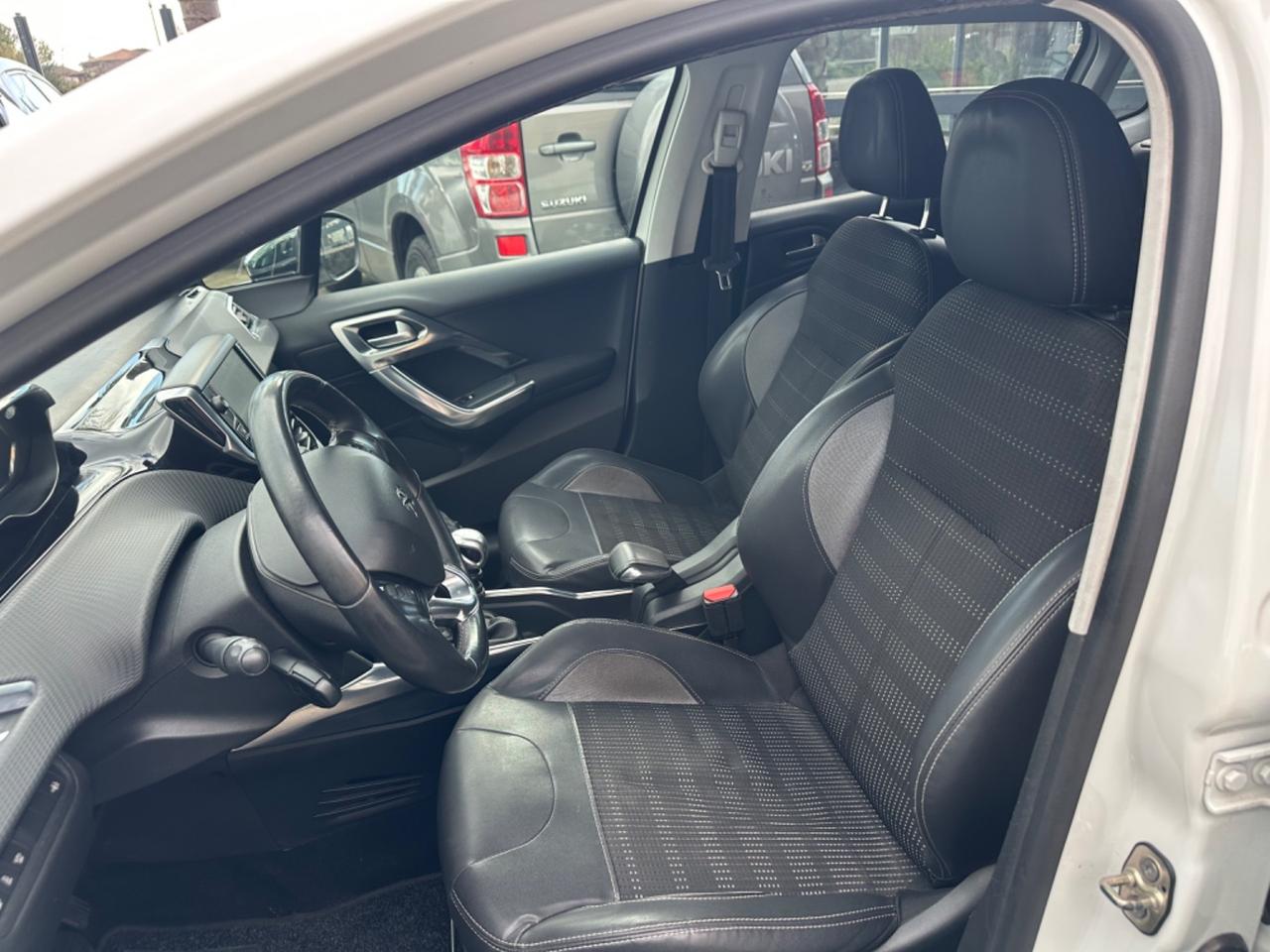 Peugeot 2008 1.6 e-HDi 115 CV Stop&Start Allure