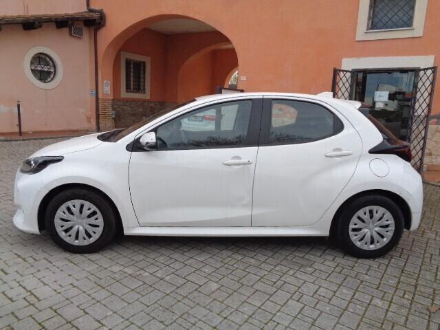 Toyota Yaris 1.0 5 porte Active NO VINCOLO FINANZIAMENTO LEGGERE NOTE