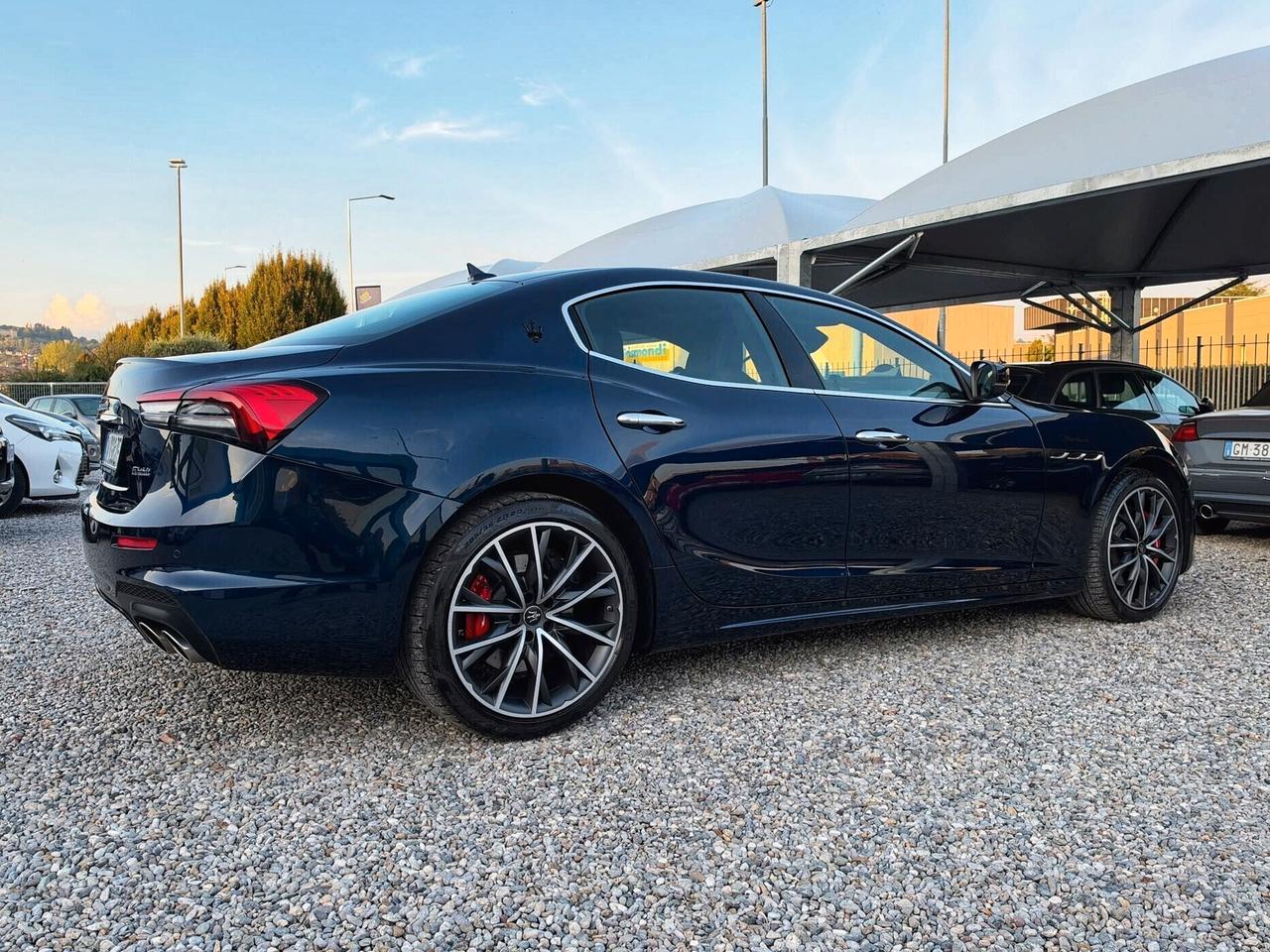 Maserati Ghibli V6 430 CV AWD Modena