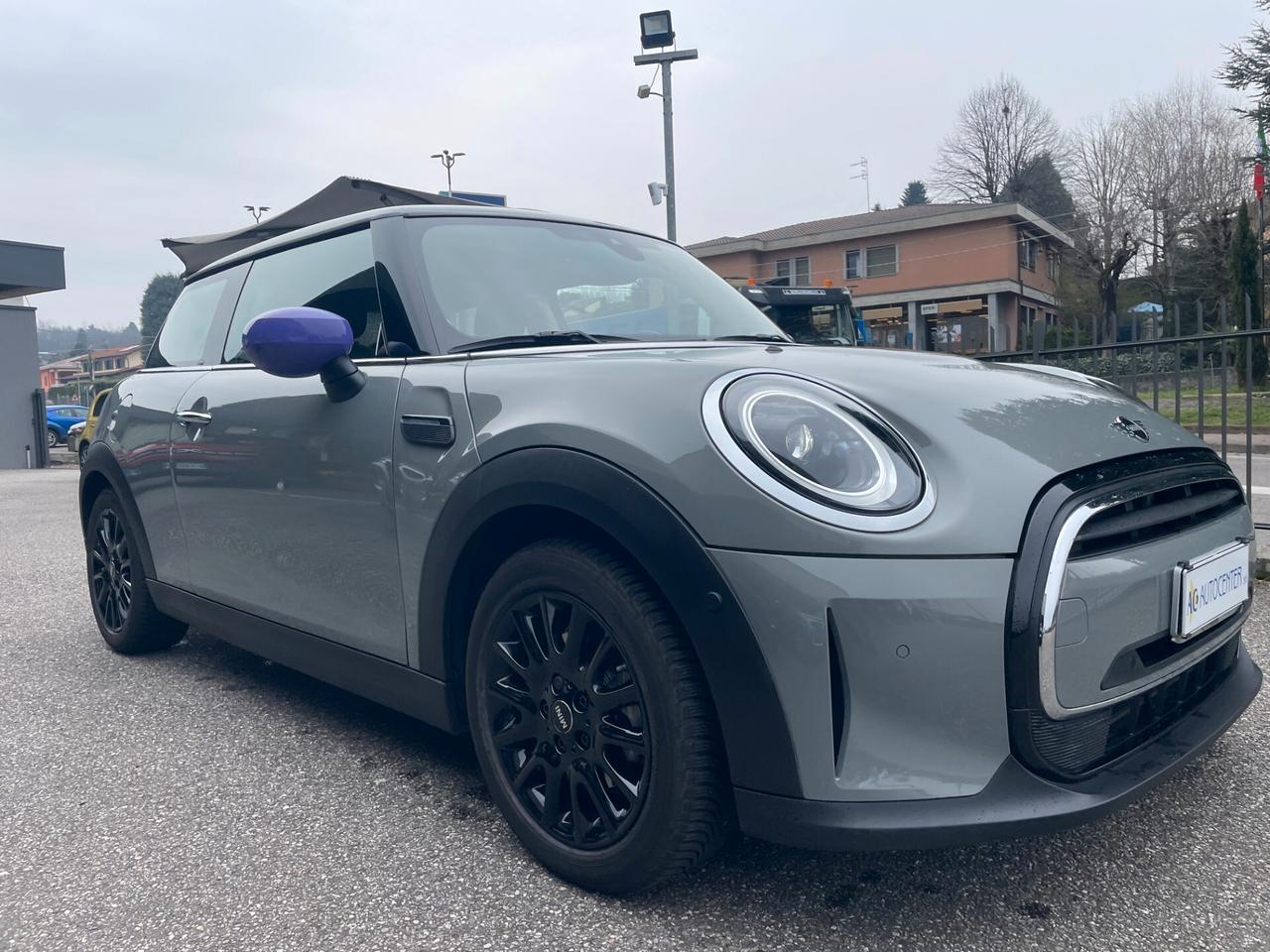 Mini IV F56 3p 1.5 Essential auto Full. 11.000 KM !!