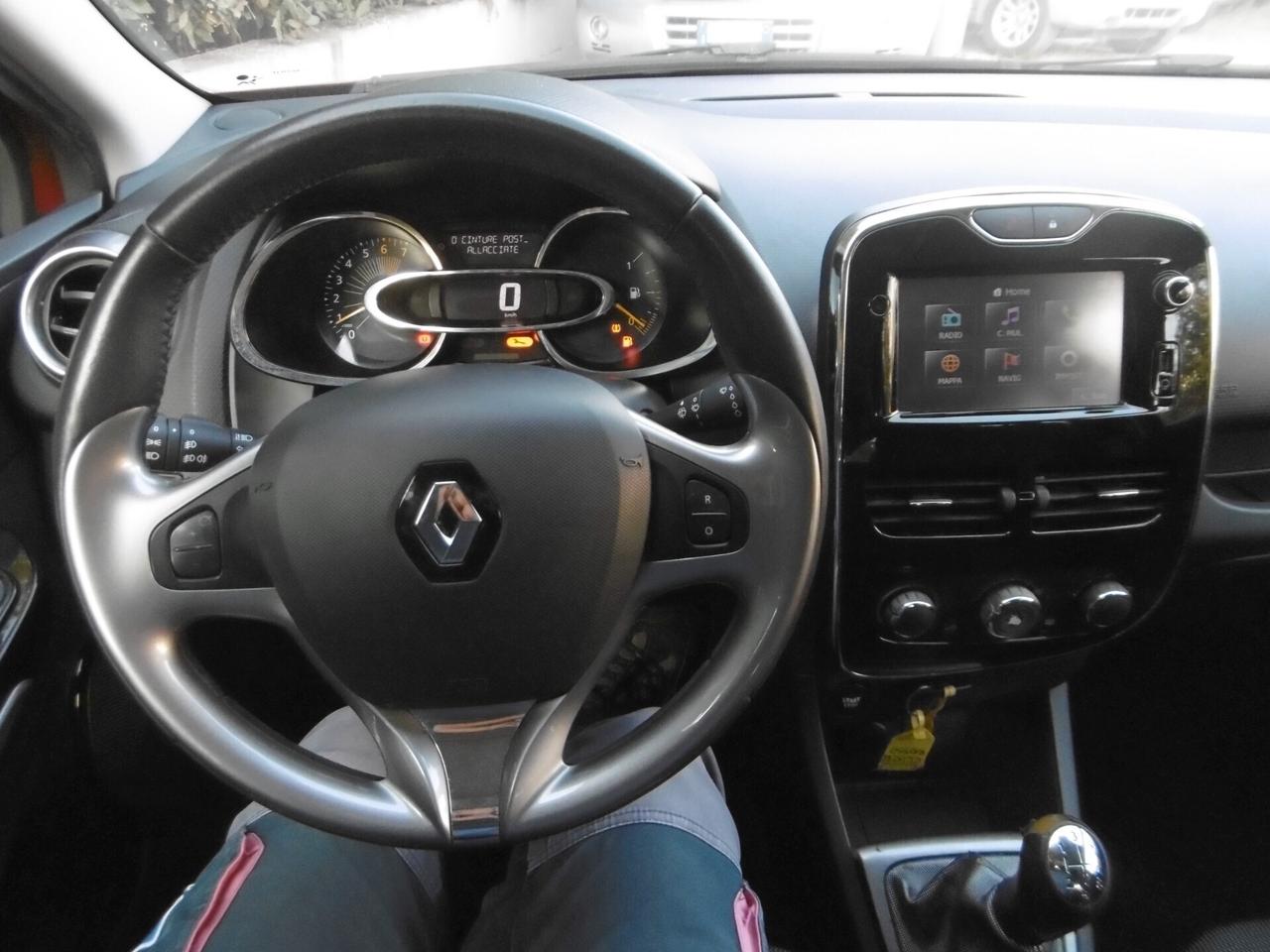 Renault CLIO 1.2 75CV Costume National - Km 81000