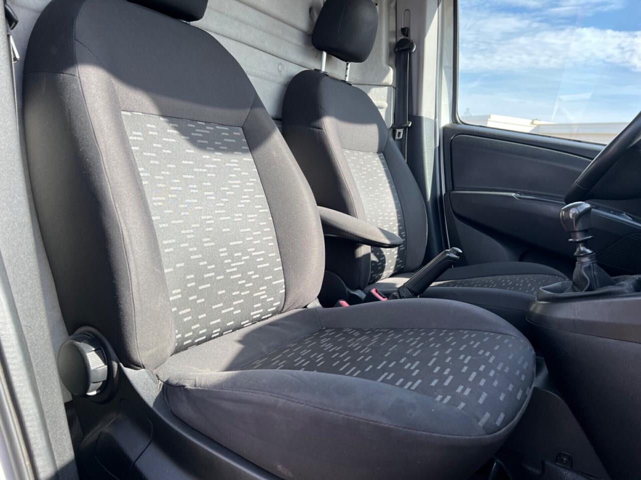 Opel Combo 1.6 MJT 105cv Passo Lungo - 2015