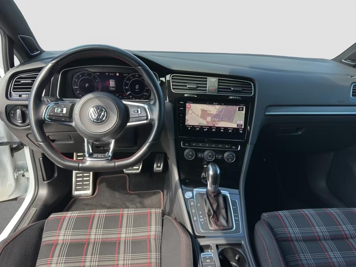 Volkswagen Golf GTI 2.0 TSI BlackStyle