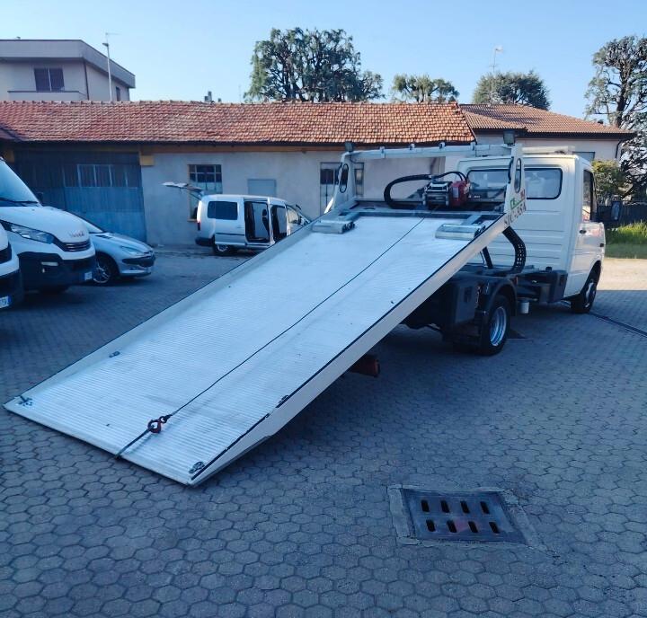 VOLSKWAGEN CARRO ATTREZZI 2.5 80KW