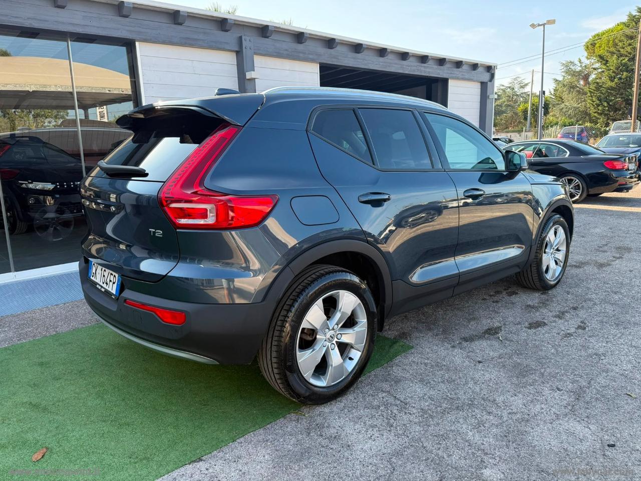 VOLVO XC40 T2 Geartronic Momentum Pro