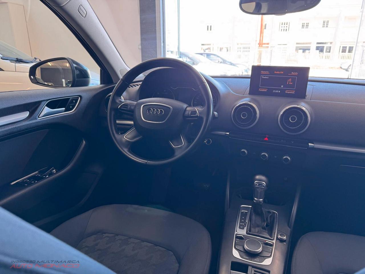 Audi A3 1.6 TDI 105cv Business 2014