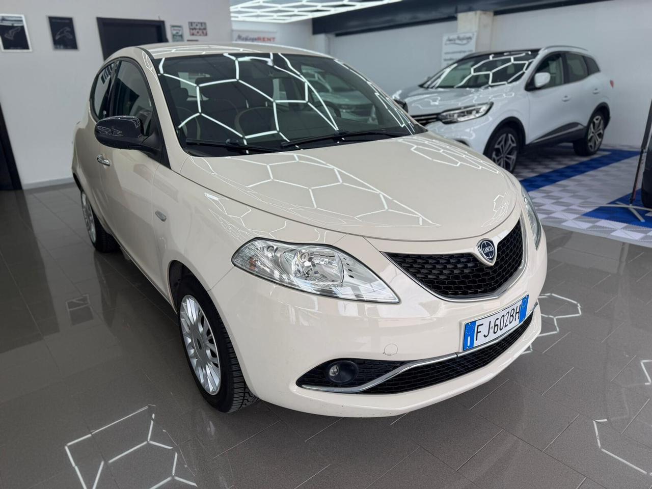 Lancia Ypsilon 1.2 69 CV 5 porte Gold