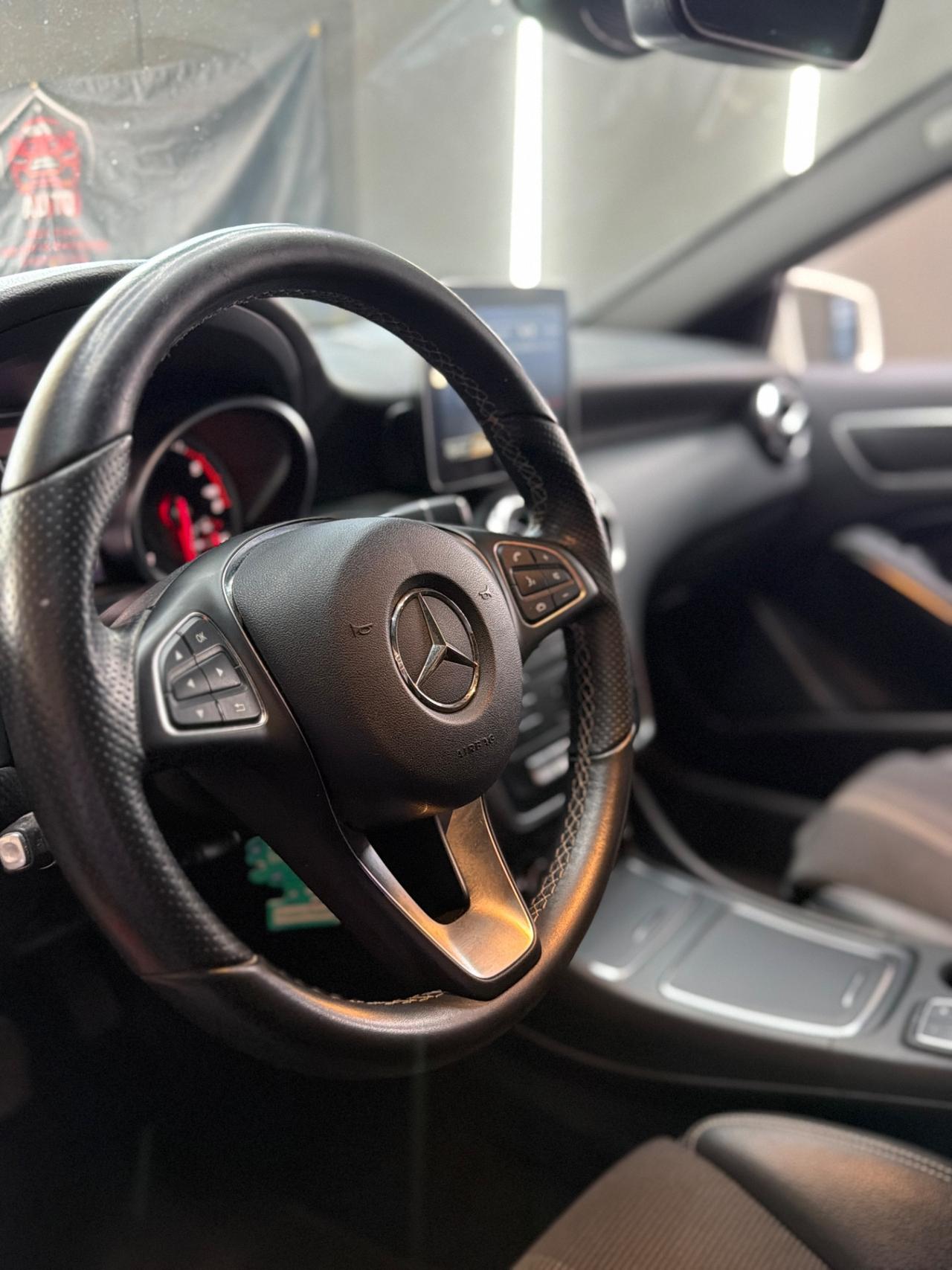 Mercedes-benz A 180 d Premium
