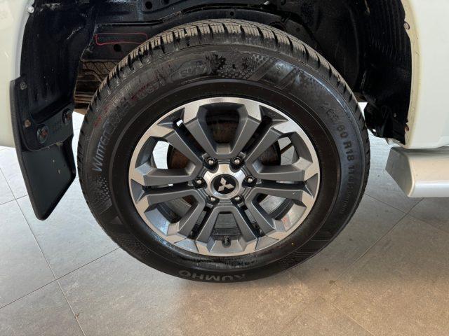 MITSUBISHI L200 2.3 D Doub.Cab 4x4 Sup.Select P2.Intouch Diamond a