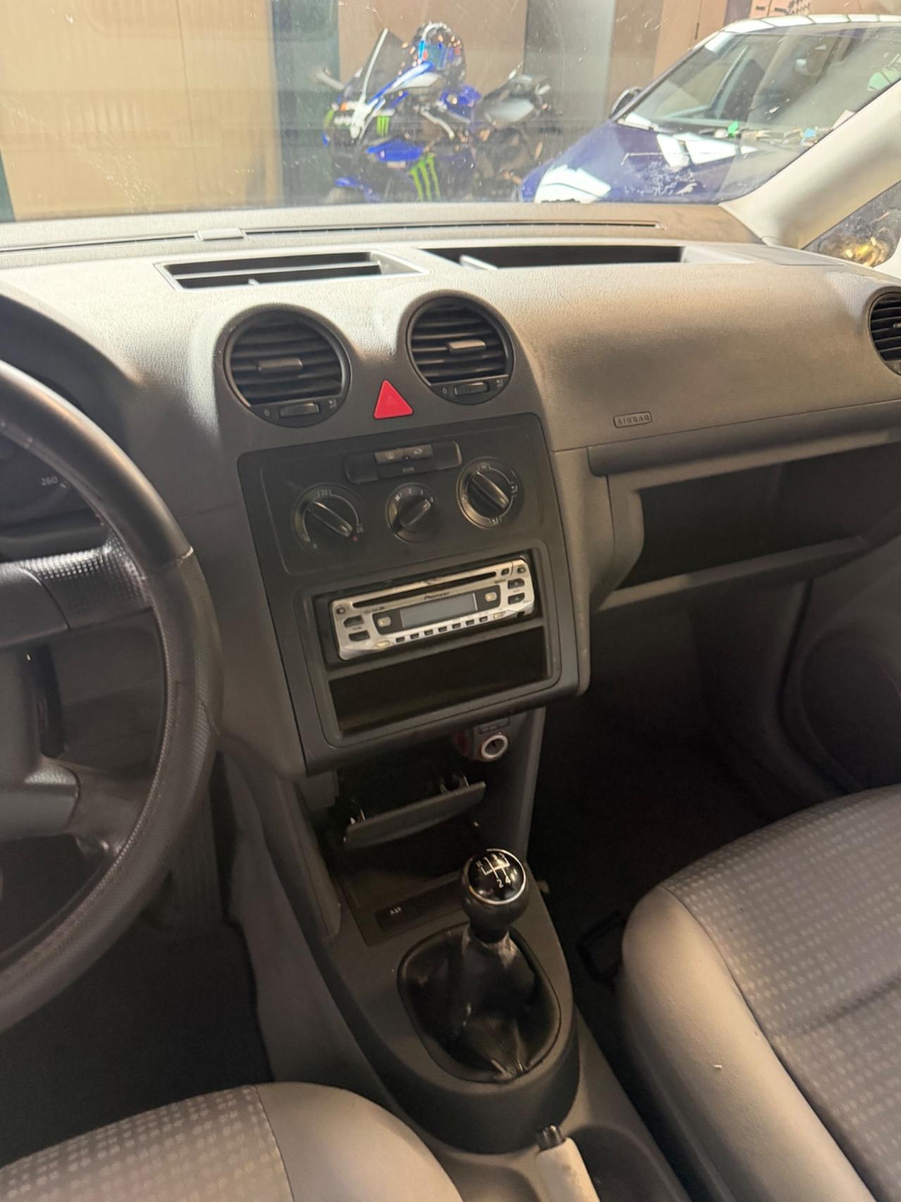 Volkswagen CADDY 1.9 16V TDI HIGHLINE