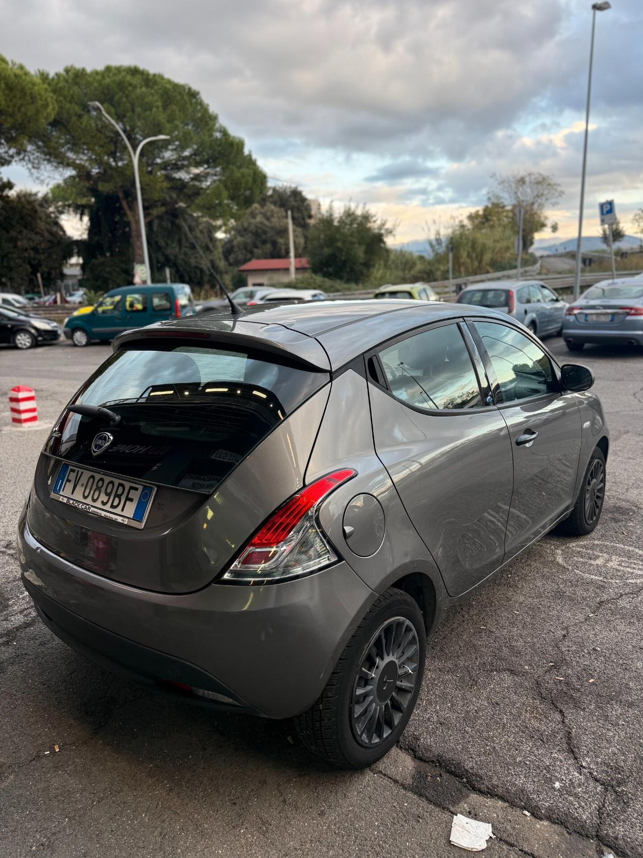 Lancia Ypsilon 1.2 69 CV 5 porte GPL Ecochic Gold