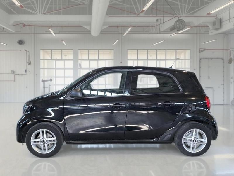 SMART FORFOUR EQ 41 KW PURE 5 PORTE BERLINA