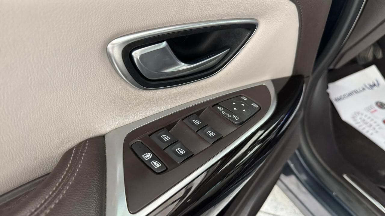 Renault Espace dCi 160CV EDC Energy Initiale Paris 4Control