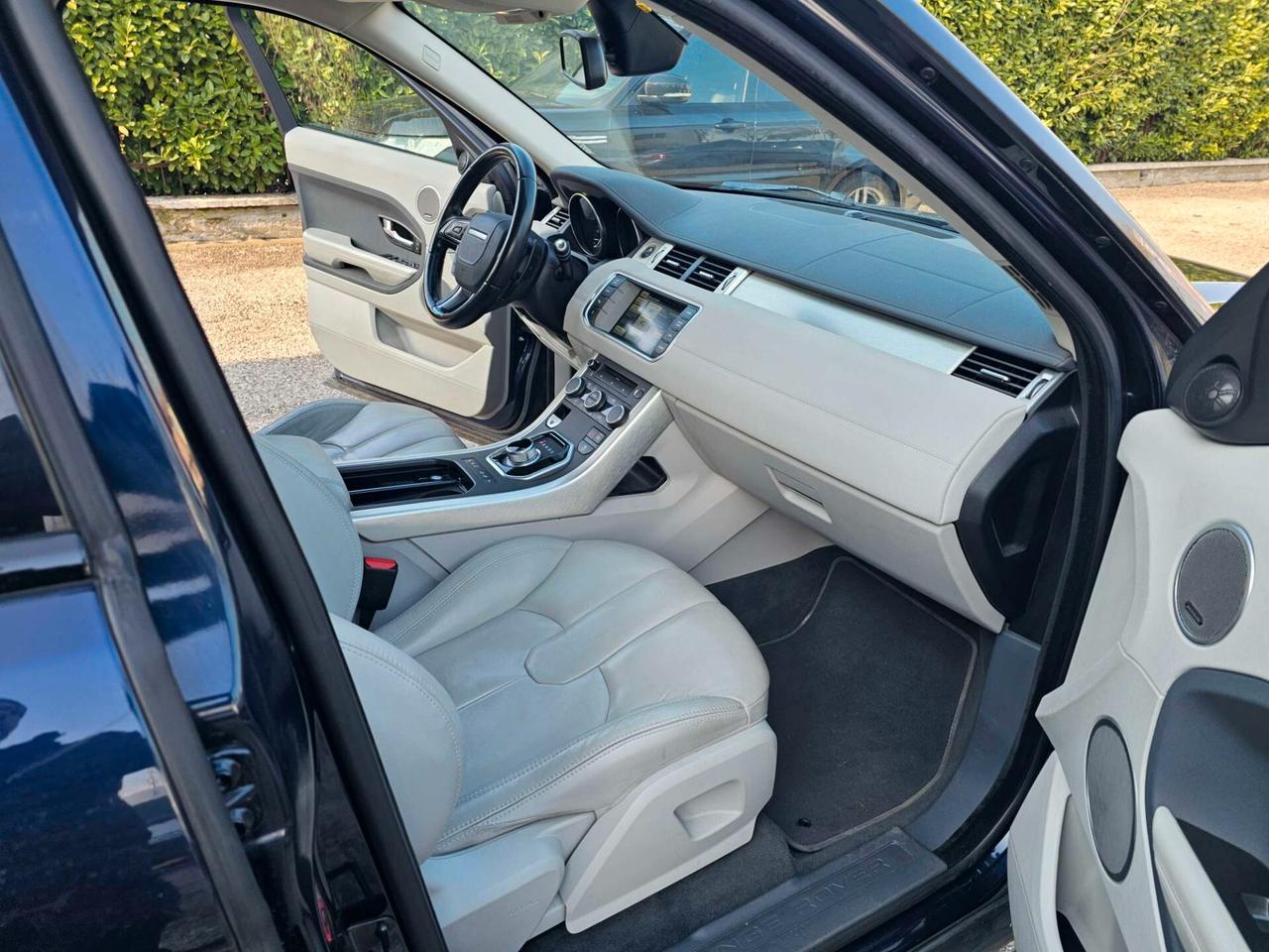 Land Rover Range Evoque 2.2 TD4 5p. Dynamic