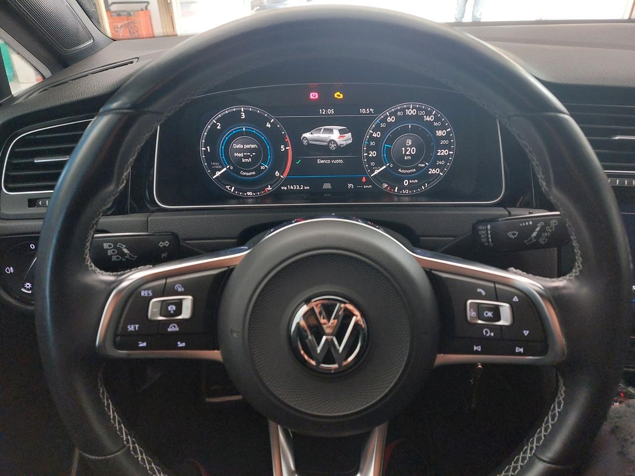 Volkswagen Golf 1.6 TDI Rline