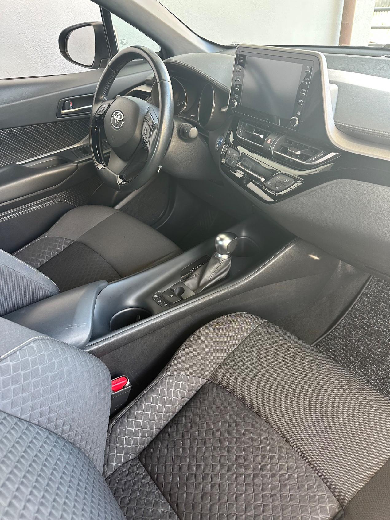 Toyota C-HR 1.8h Business e-cvt