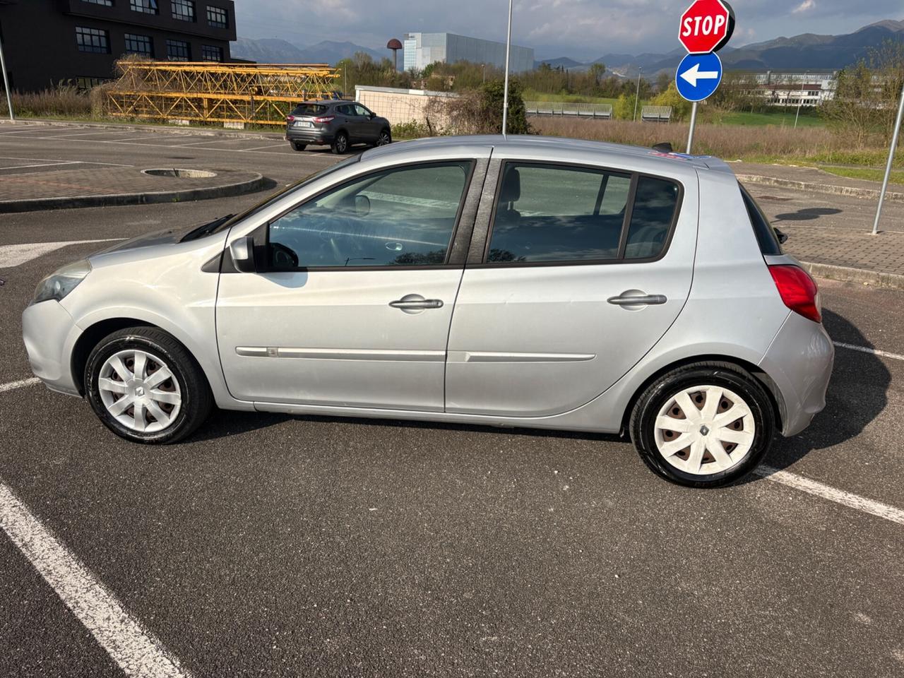 Renault Clio 1.1 BENZ/GPL*2010*NAVIGATORE*GPL2030
