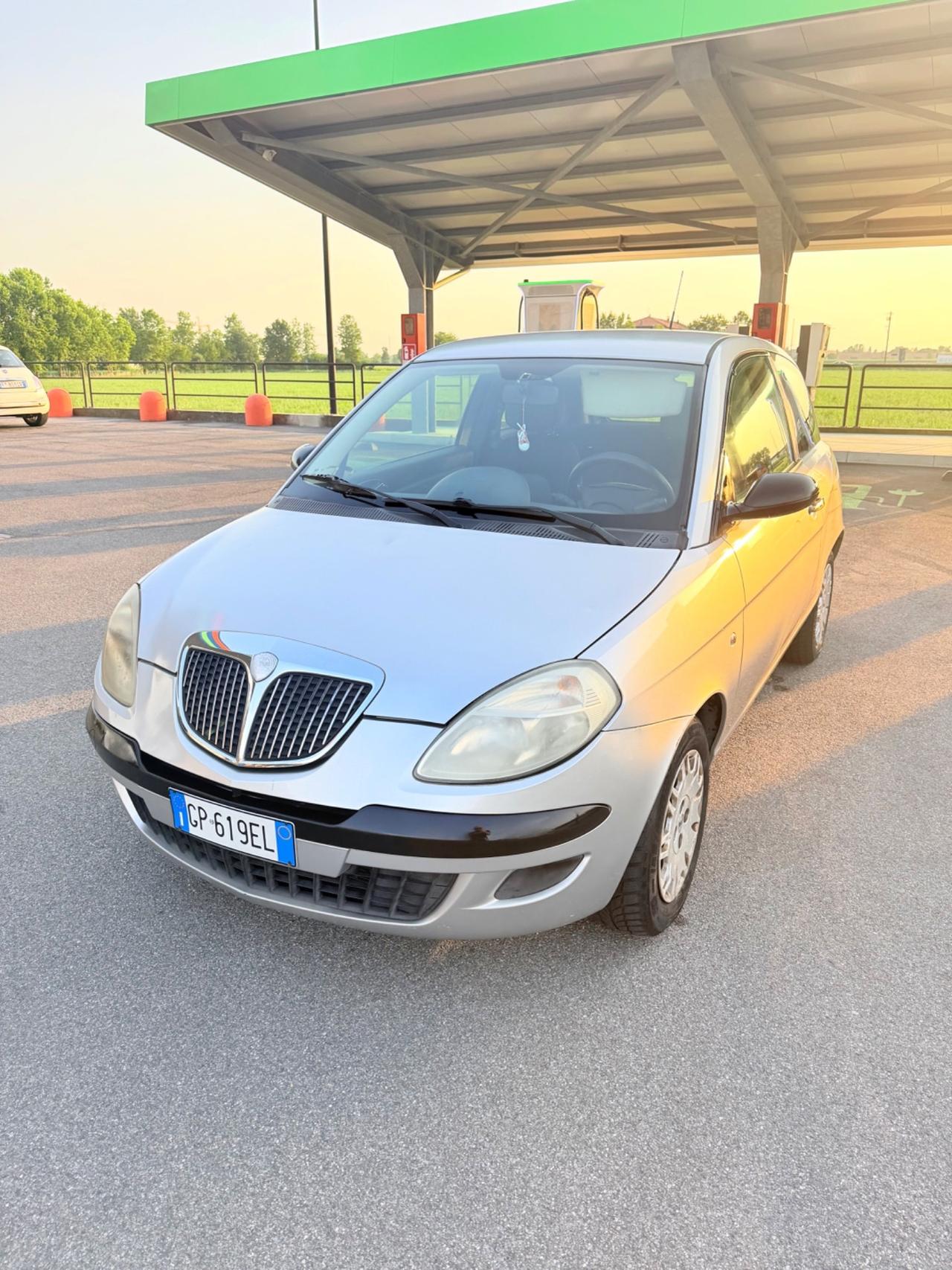 Lancia Ypsilon 1.2 Oro Plus