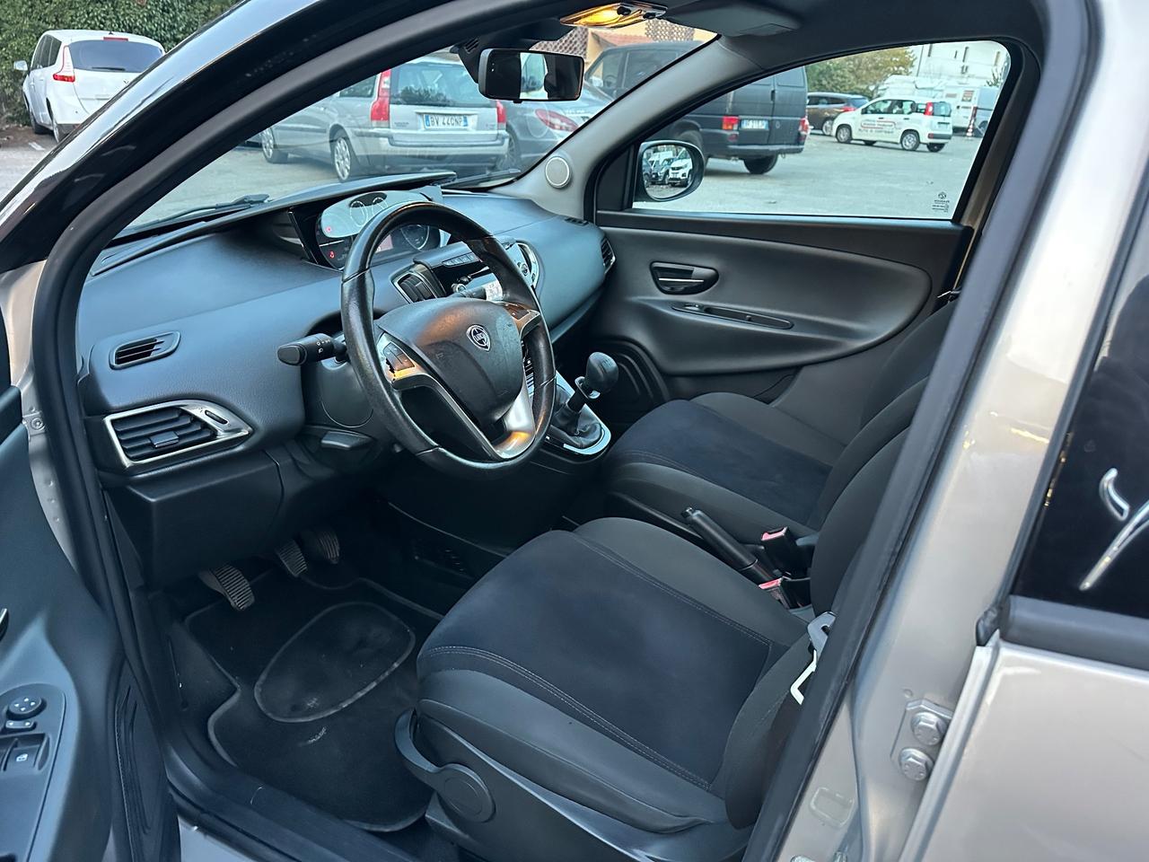 Lancia Ypsilon 1.2 Platinum solo 115mila km