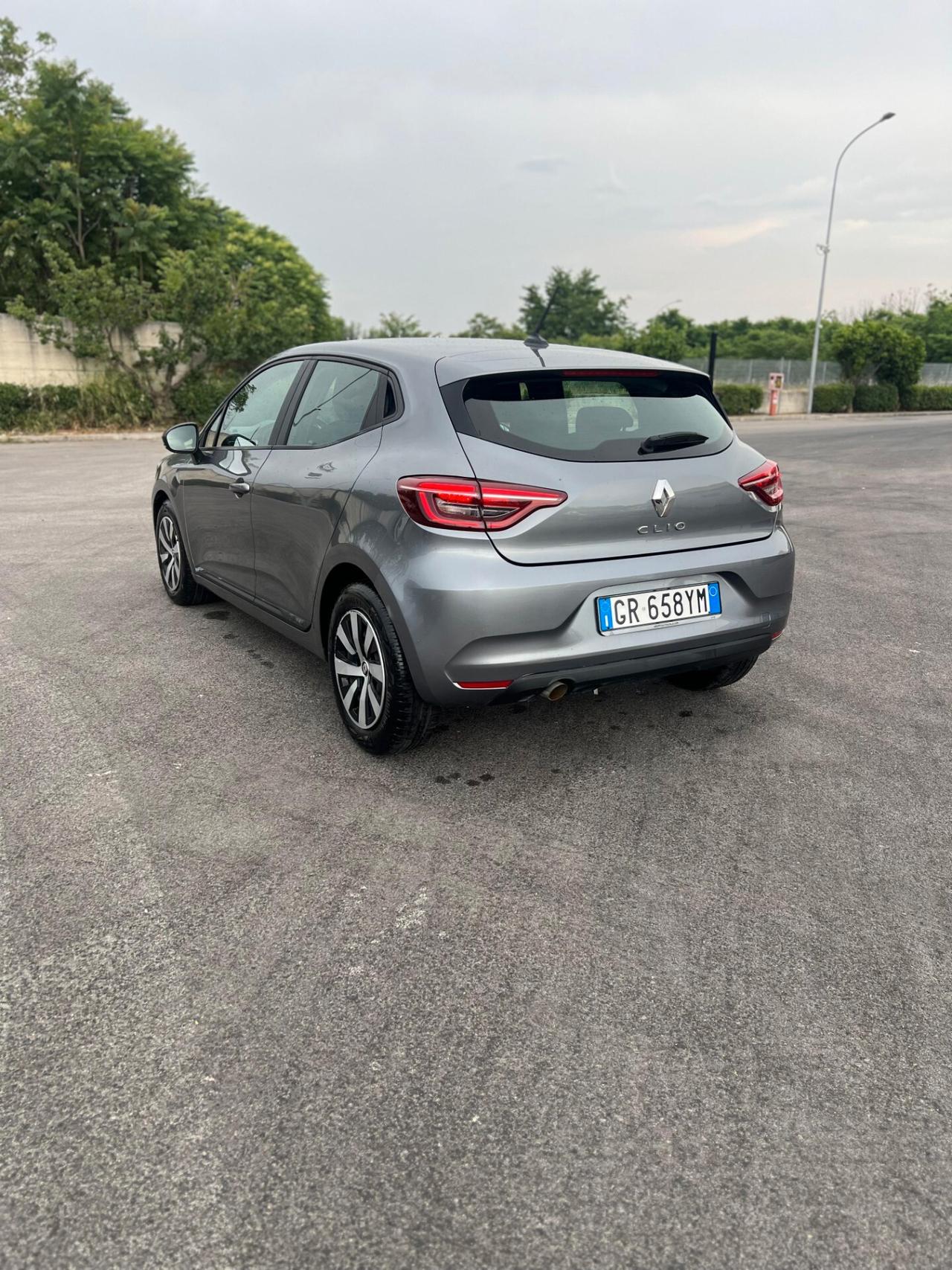 Renault Clio 65 CV 2024 NEOPATENTI IVA ESPOSTA
