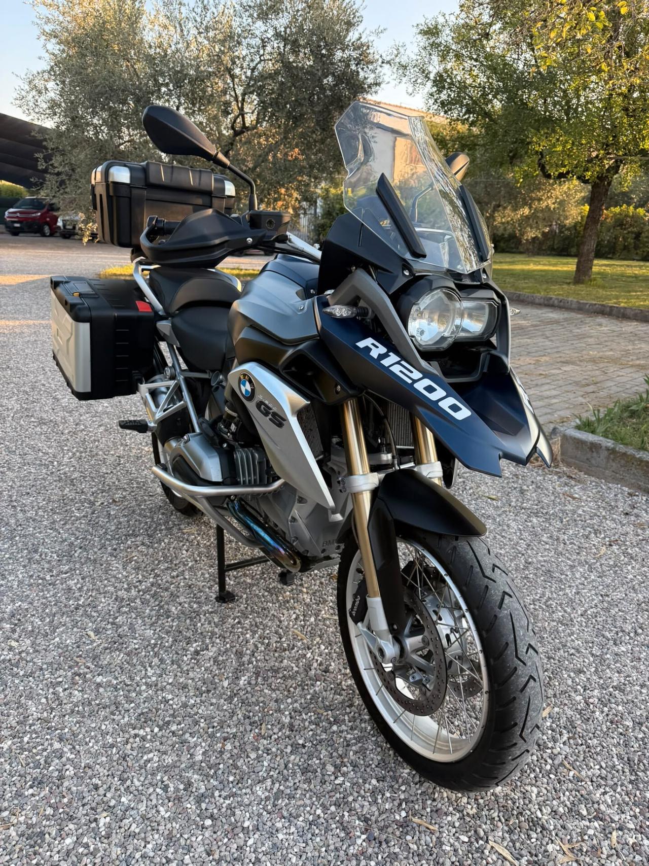 BMW R 1200 GS – 2015 – SOLO 6.982 KM – PARI AL NUOVO